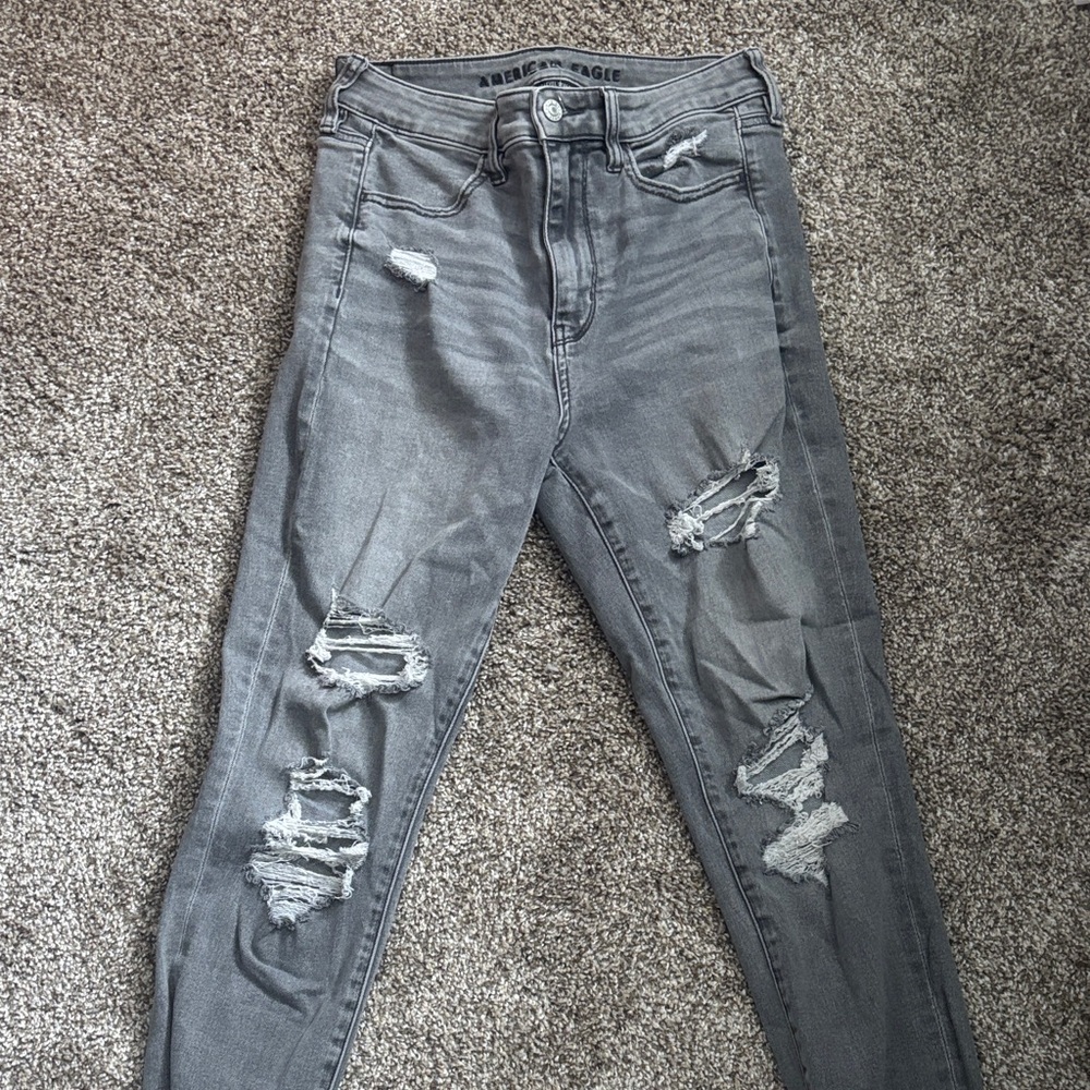 American Eagle Outfitters Gray Distressed Skinny Jeans
